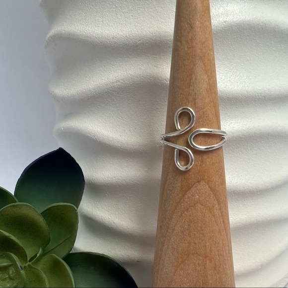 925 Sterling Silver Toe Ring Adjustable - Picture 1 of 14